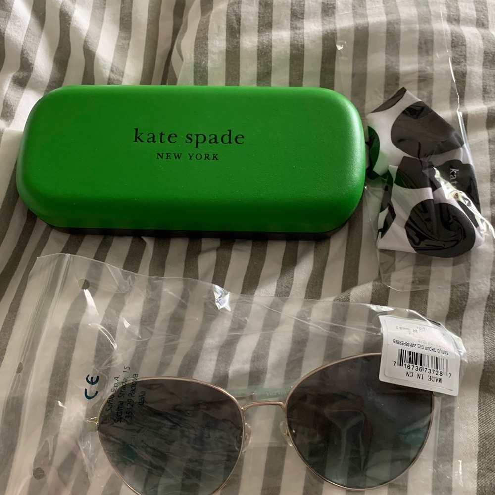 Kate spade mint sunglasses - Picture 3 of 5